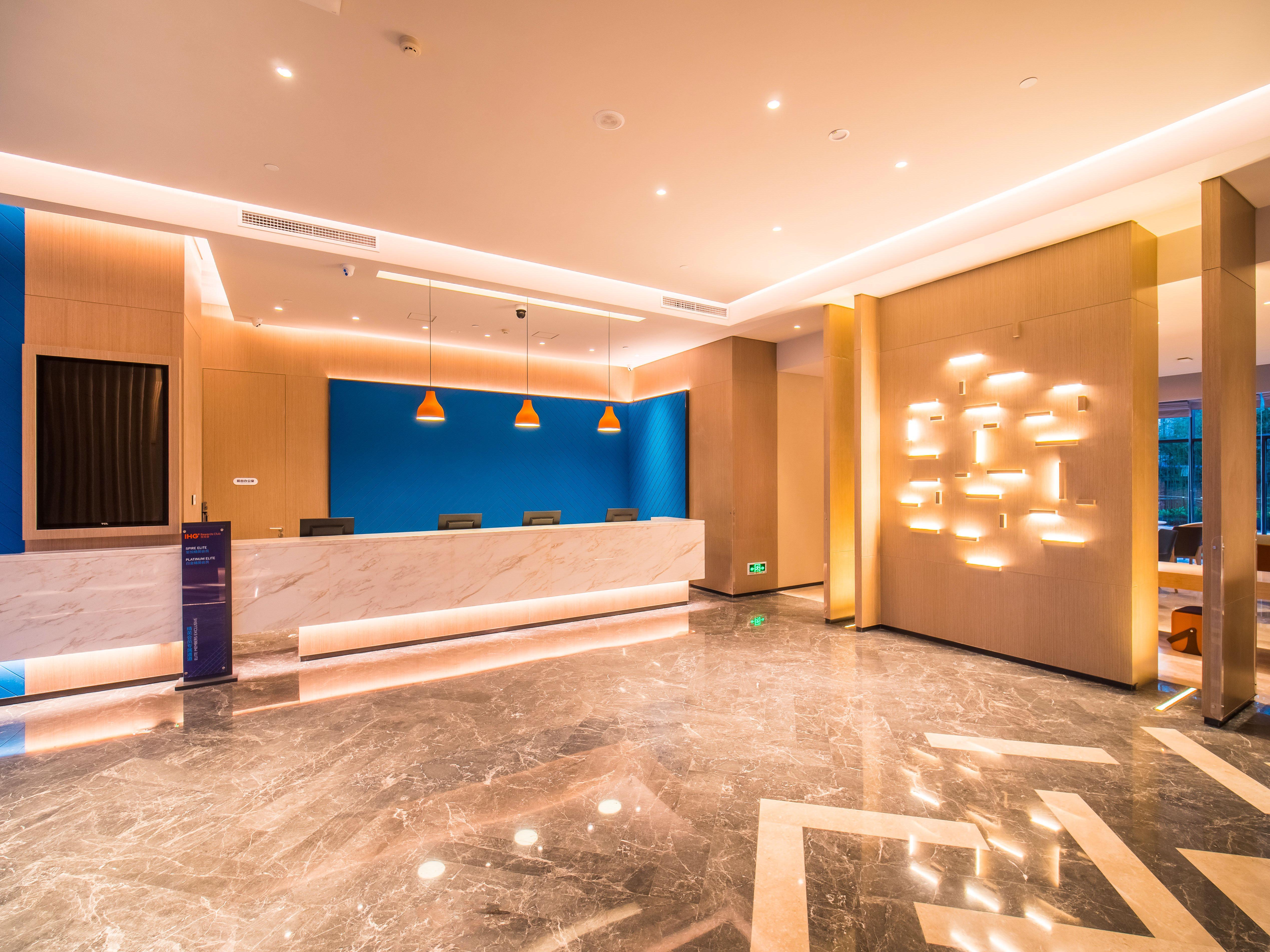 Holiday Inn Express Kunming West By Ihg Exterior foto